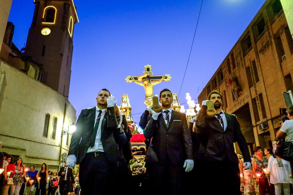 La procesión del Cristo del Buen Suceso en Elda