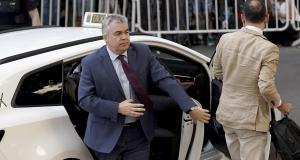 El jutge envia a presó sense fiança Santos Cerdán per integrar un grup criminal, suborn i tràfic d’influències