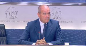 L’expresident de la Junta d’Andalusia Manuel Chaves considera que, si hi hagués indicis, la jutge els remetria al Tribunal Suprem, de manera que considera que l’acte és absolutament innecessari perquè no canvia res jurídicament.