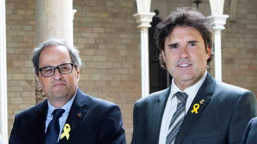 Quim Torra i Pere Vila, durant la recepció a la Generalitat als quatre presidents de Diputacions catalanes, al maig.