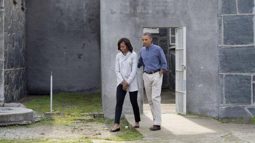 Obama, &quot;conmovido&quot; tras visitar la prisión donde estuvo encarcelado Mandela