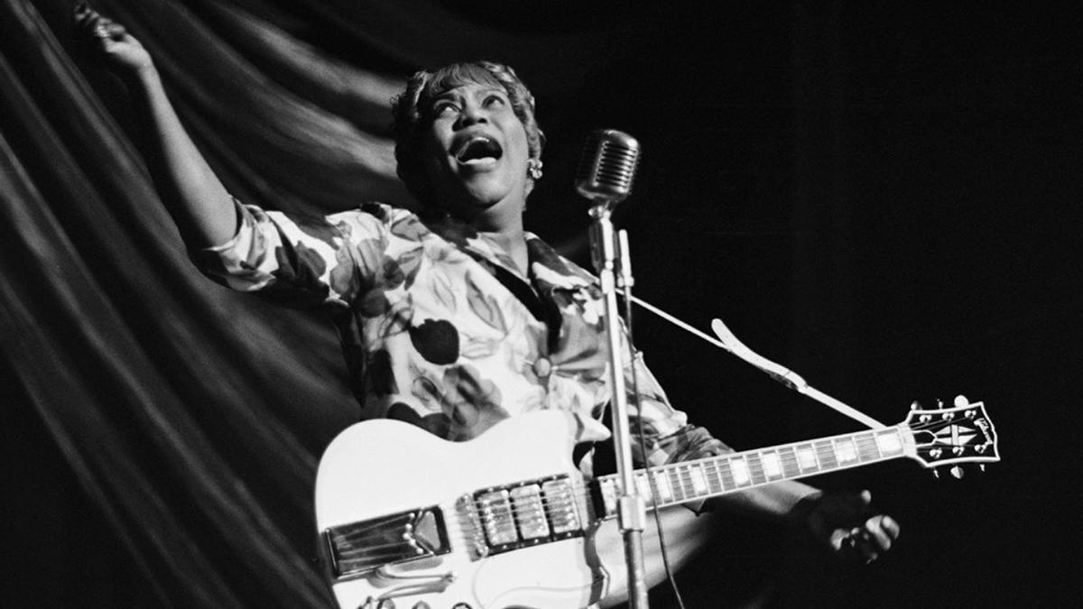 Sister Rosetta Tharpe, durante una actuación en directo.