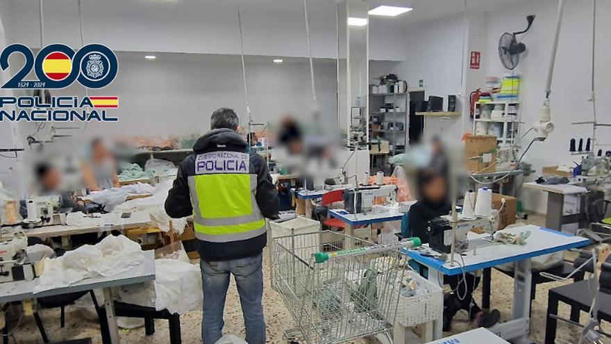 Desarticulan un taller de costura ilegal en Mislata donde explotaban a trabajadores