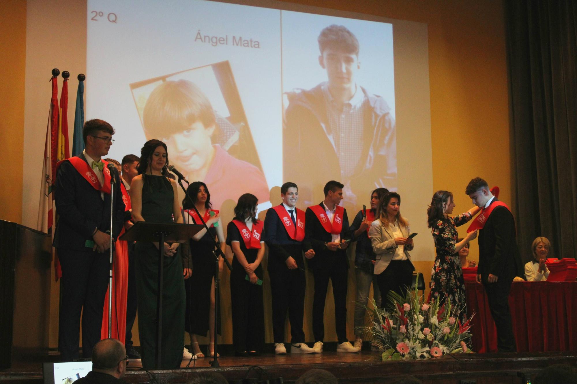 Tarde de graduaciones en los centros educativos de Gijón