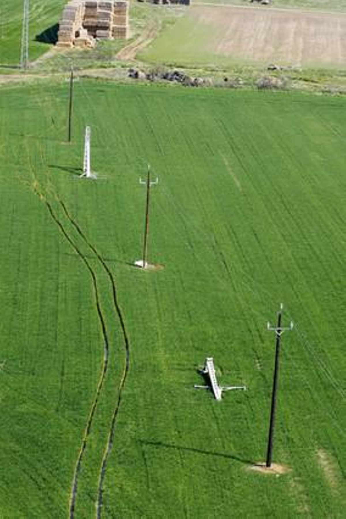 Llagostera. Segons les xifres d’Endesa, el temporal va fer caure al voltant de 3.400 torres elèctriques a tot el territori català.