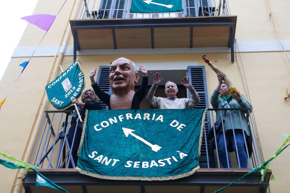 La Confraria de Sant Sebastià inicia las fiestas con el chupinazo