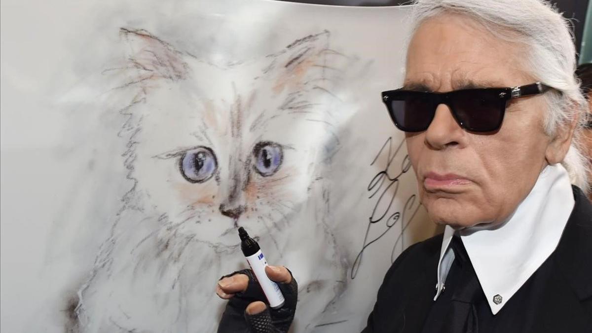 Lagerfeld con Choupette, en el 2015.