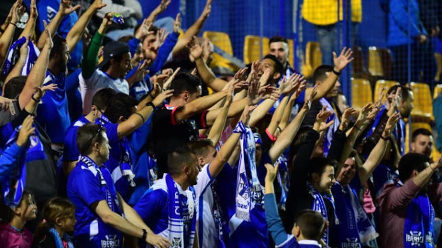 Aficionados del CD Tenerife.