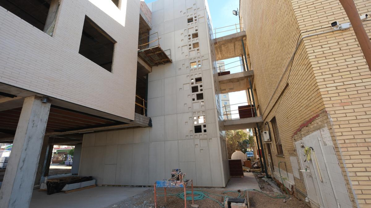 El nuevo edificio y el antiguo se han conectado para que funcionen como uno solo.