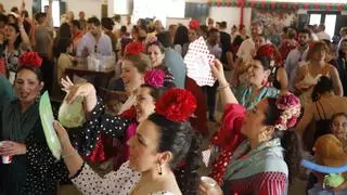 Feria de Córdoba | El Arenal apura sus últimas horas bajo un sol de justicia