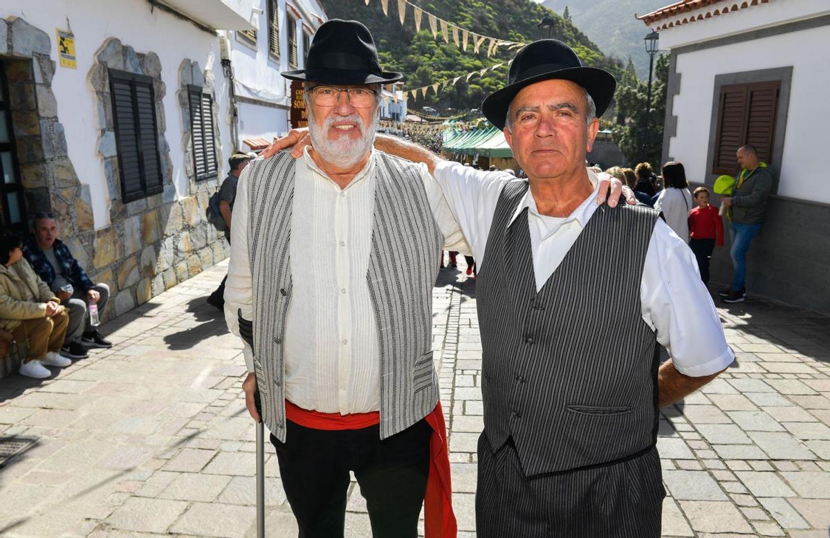 Ángel León y Luis Suárez, dos de los creadores de la Fiesta del Almendro en Flor en el año 1970 | | JUAN CASTRO