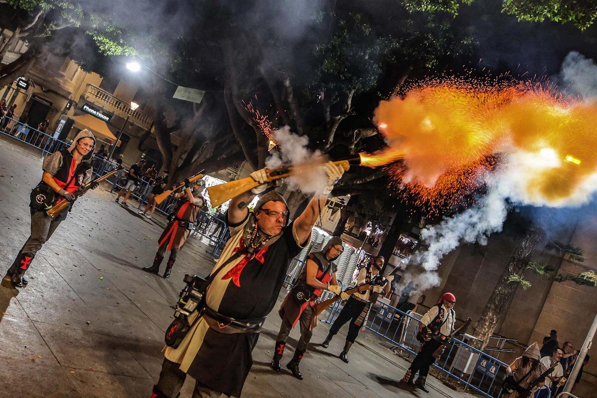 Aquí tienes las mejores imágenes de la Feria y Fiestas de Moros y Cristianos de Almoradí