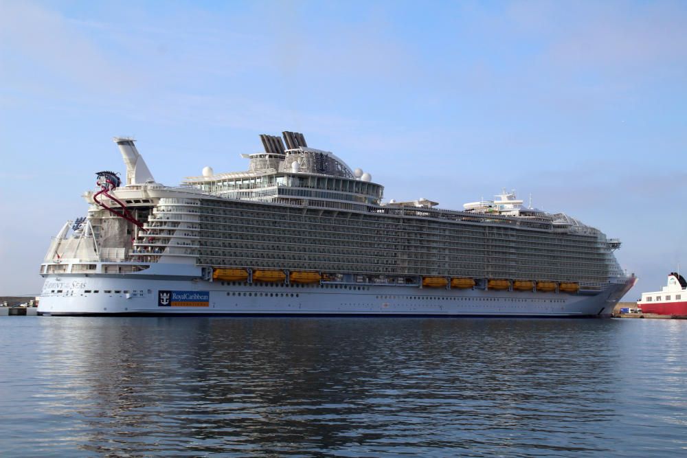 Das größte Kreuzfahrtschiff der Welt machte am Montag (13.6.) erstmals in Palma fest.