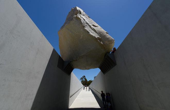 Levitated Mass, Michael Heizer