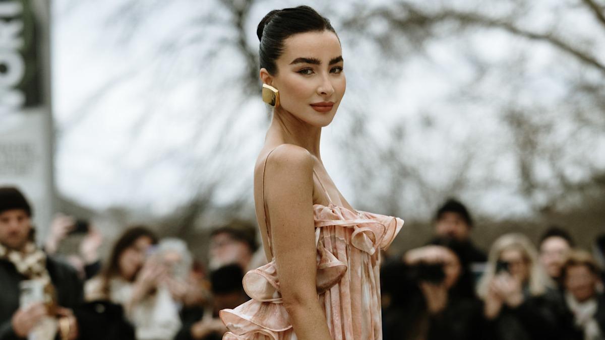 Cómo vestir bien en una comunión en 6 looks de invitada que puedes comprar en Sfera