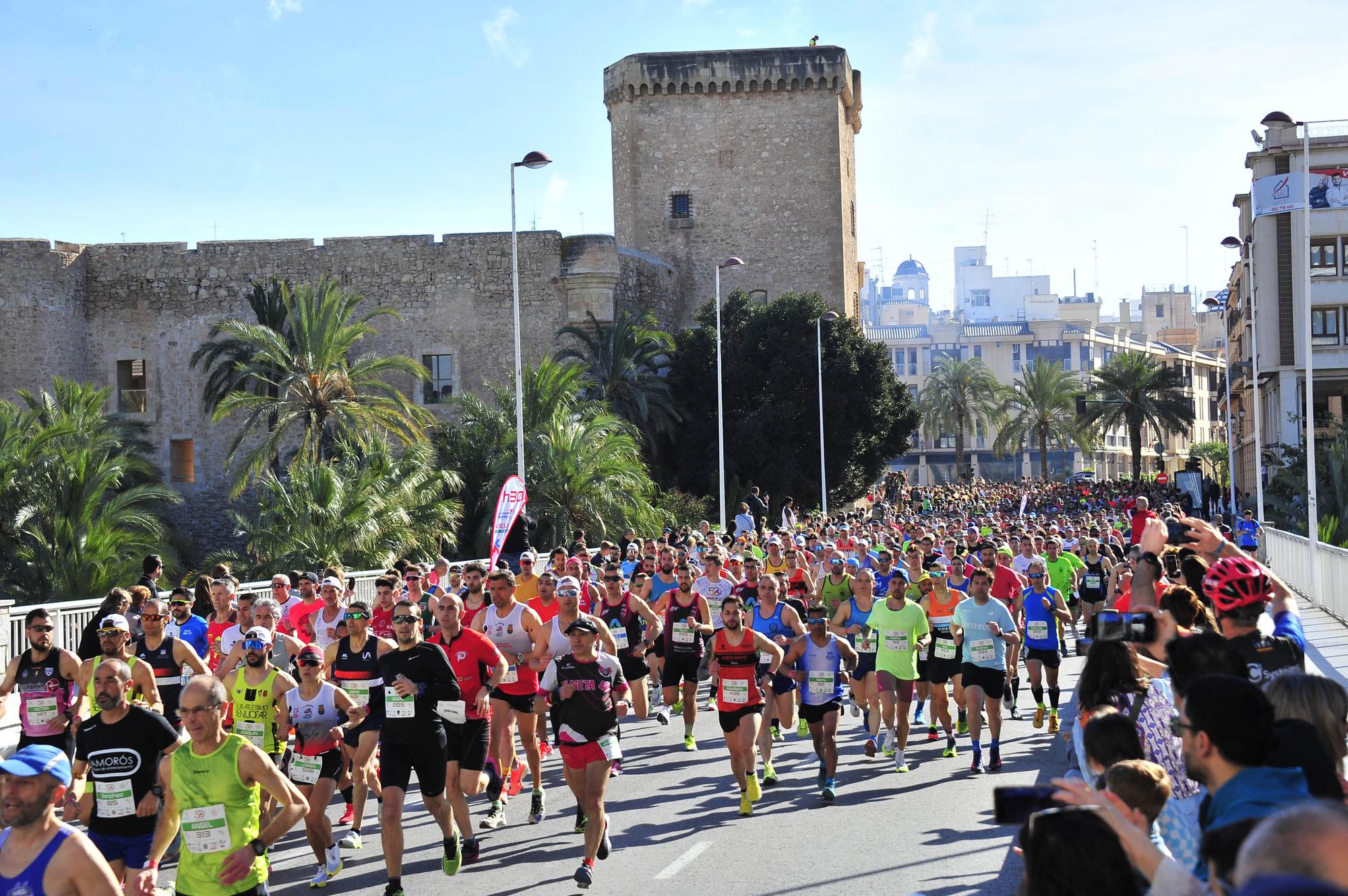 Un Medio Maratón de Elche marcado por el calor