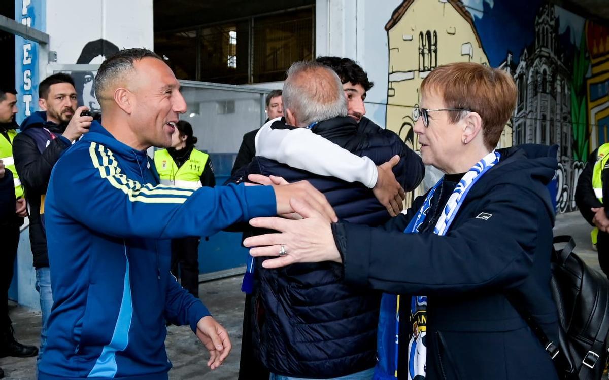 Reencuentro entre la familia de Armando Barbó, Diego López y Santi Cazorla