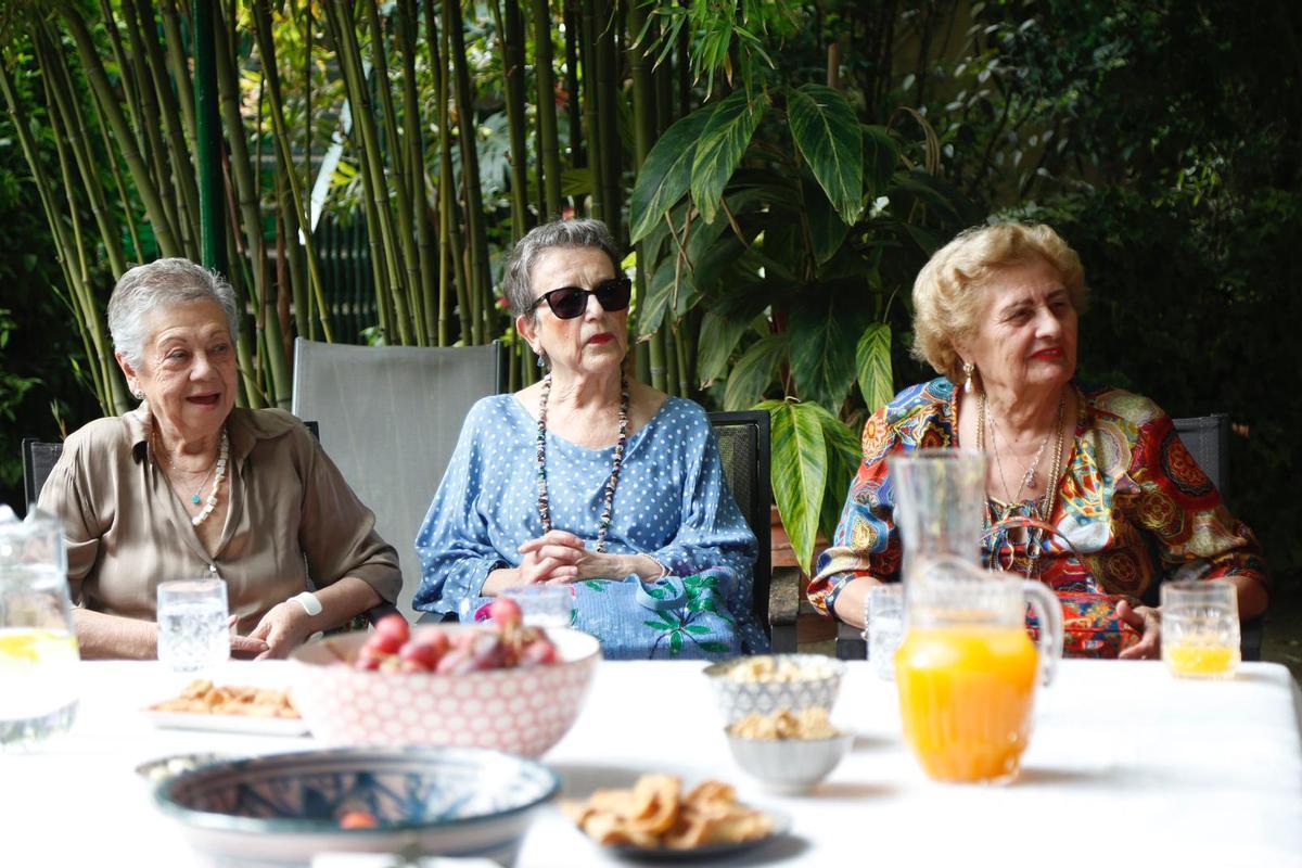 'Viejas al timón'. Las ancianas comparten sus vivencias.