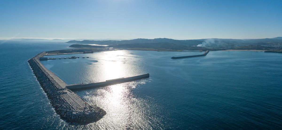 Puerto exterior de Punta Langosteira.