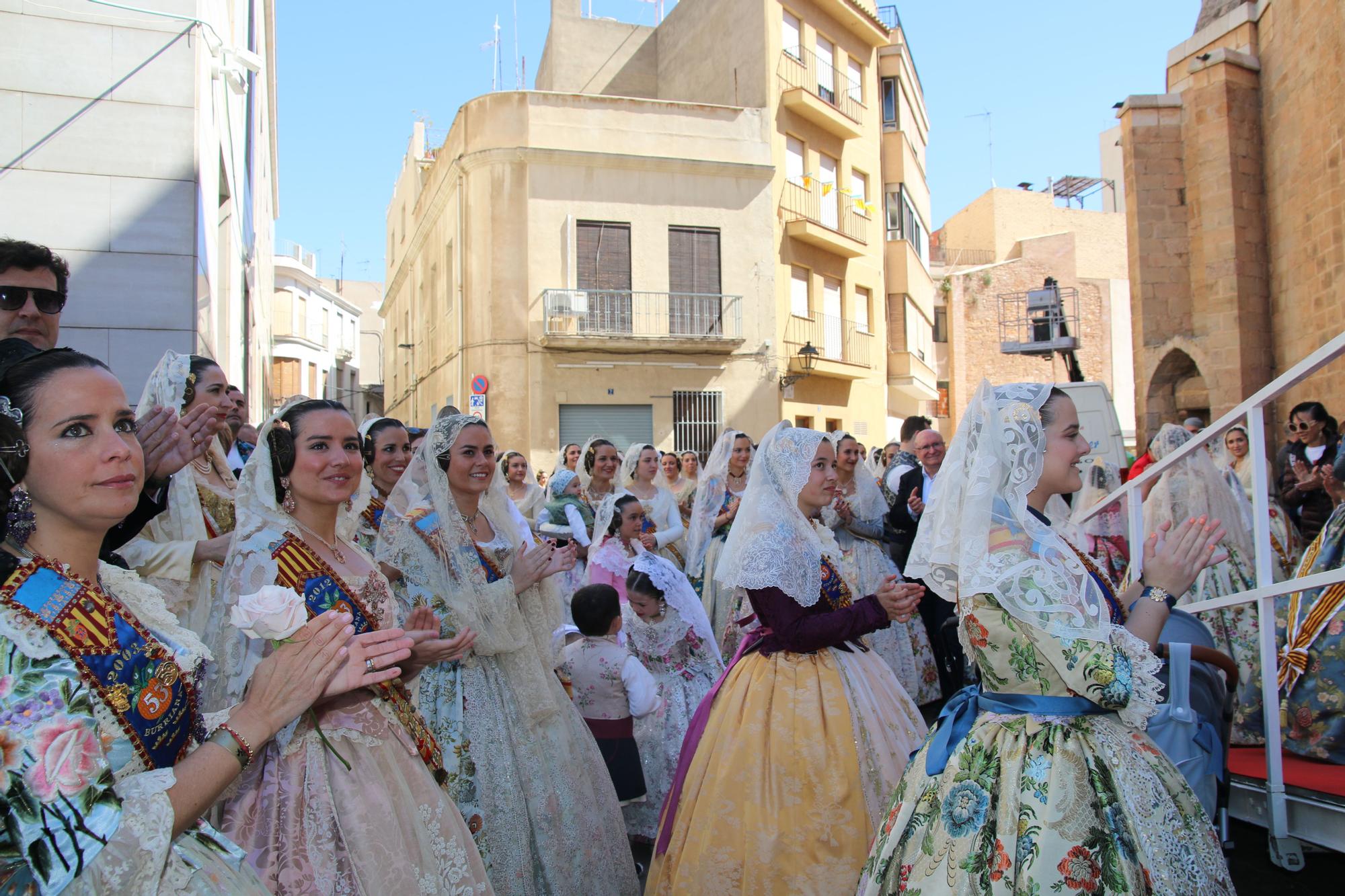 Las mejores imágenes de la 'Ofrena' de las Fallas de Burriana