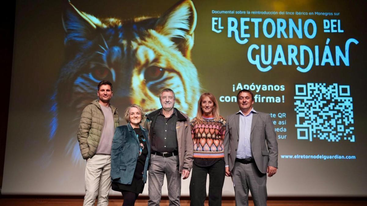 Plataforma Monegros por el Lince en el preestreno de la película en El retorno del guardián en Zaragoza.