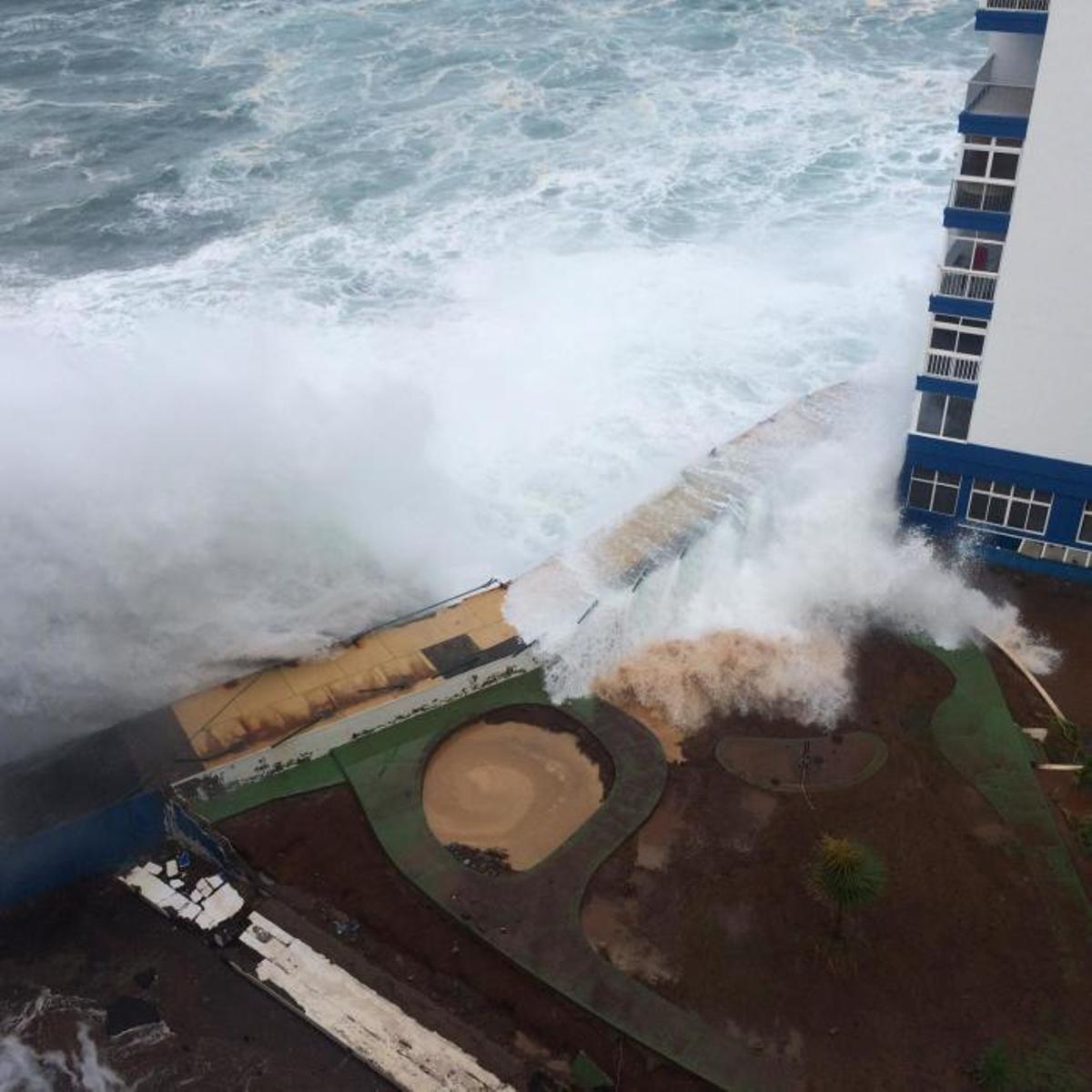Evacuación de un edificio en Mesa del Mar