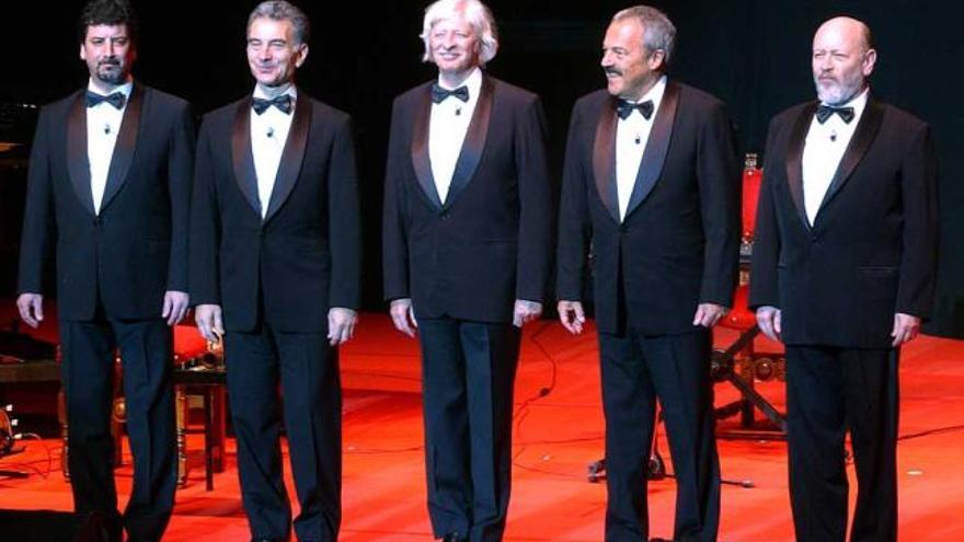 Los cinco componentes de «Les Luthiers».