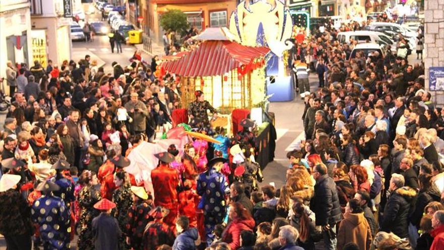 Miles de personas asisten a la Cabalgata de los Magos de Oriente en Zafra