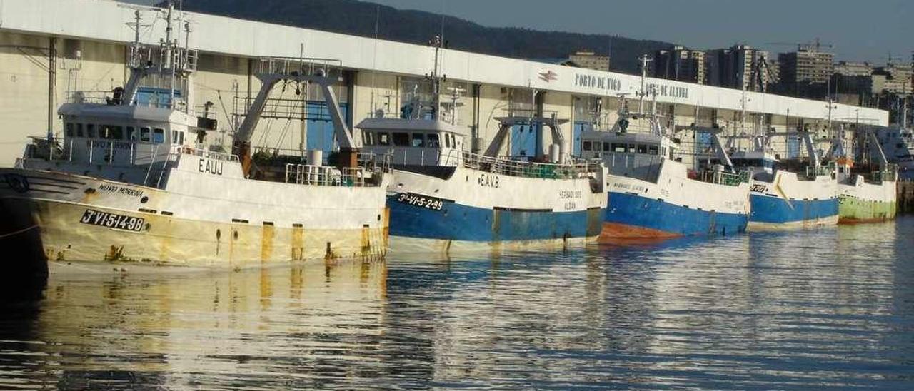 Barcos de Gran Sol atracados en Vigo. // Félix Pastor