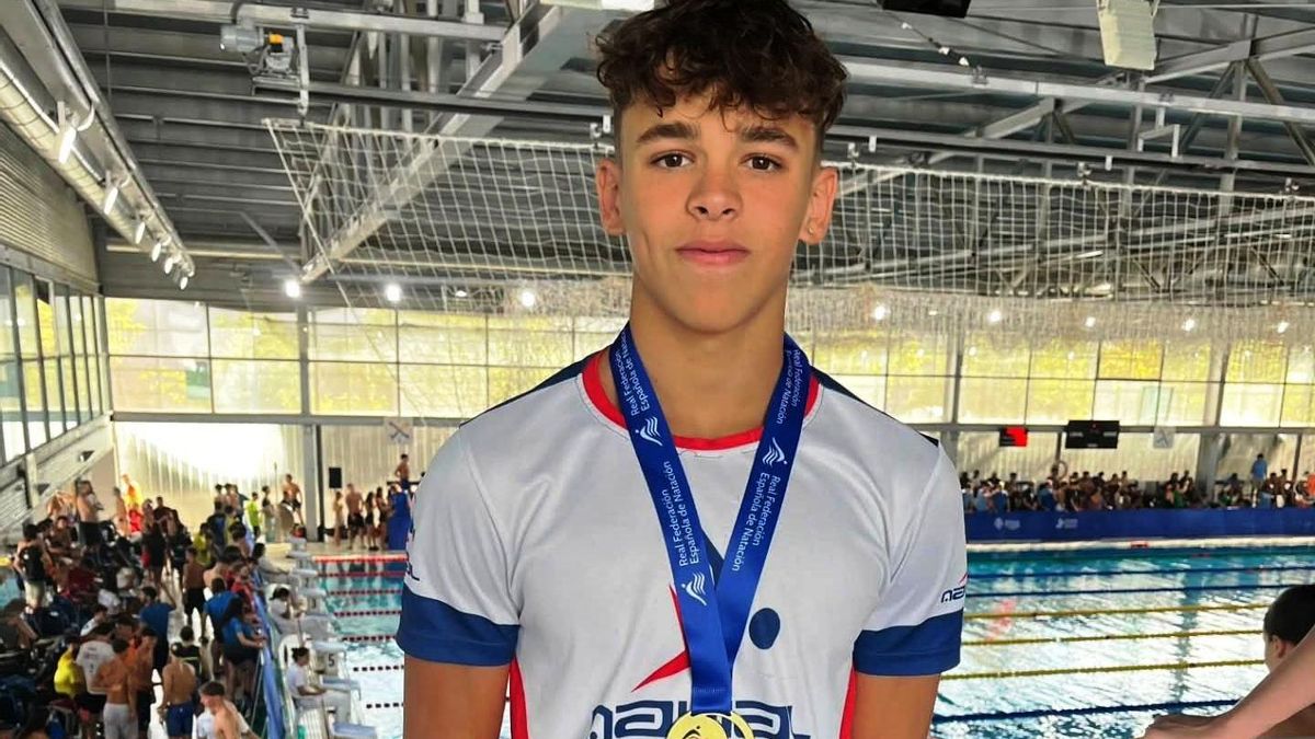 Sergio Rojas, con una de las medallas ganadas en Castellón.