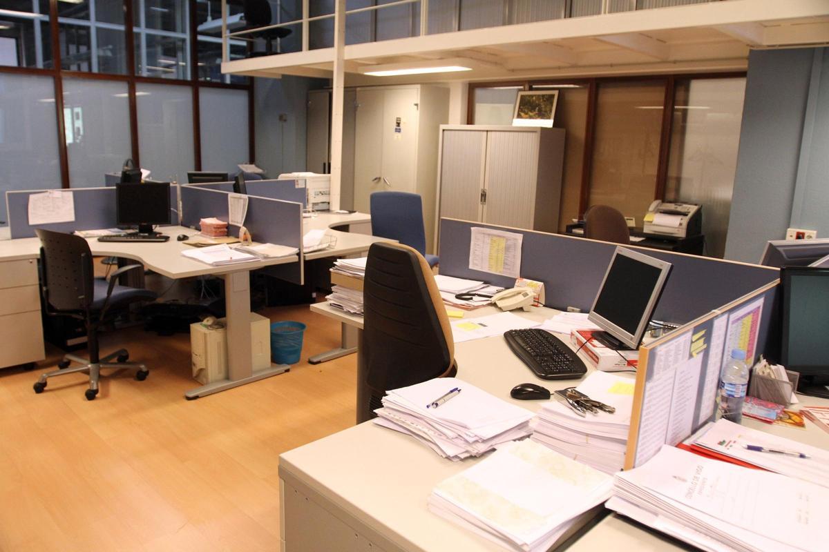 Una oficina vacía.