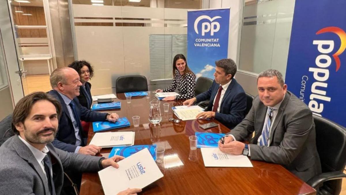 Reunión del sindicato de inspectores USIE con Carlos Mazón, en 2022