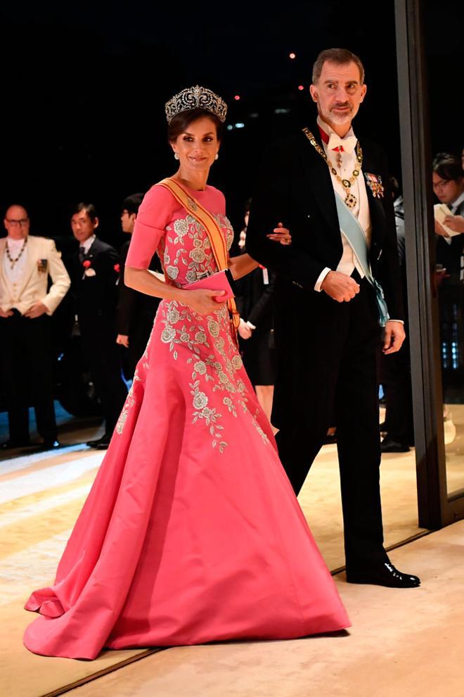 La reina Letizia y el rey Felipe VI en la cena de gala en Japón