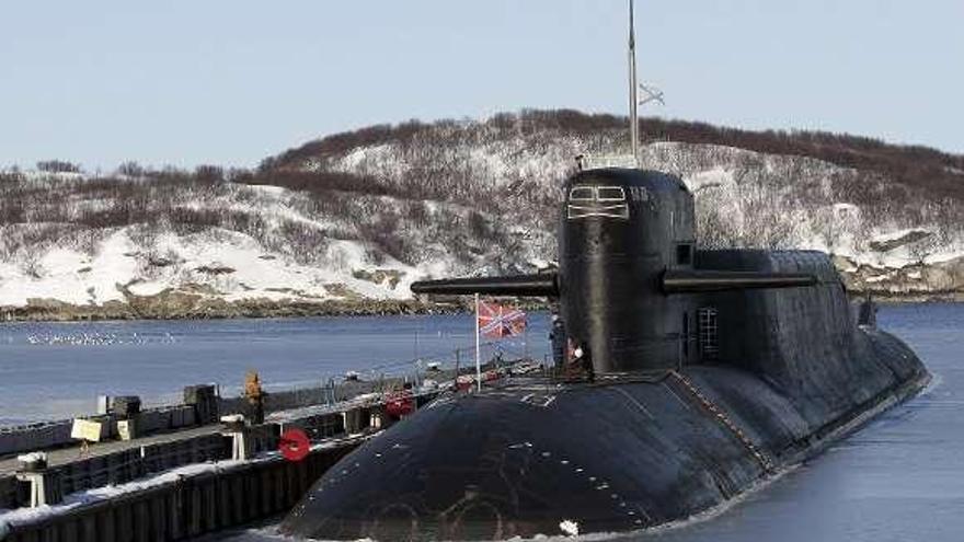 Un incendio destruye un submarino atómico ruso mientras estaba siendo reparado