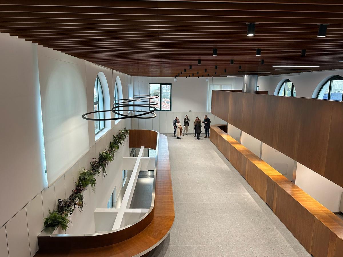 Interior del mercado de Betanzos tras su rehabilitación.