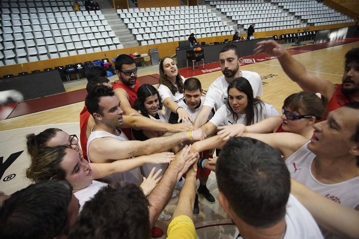 Les imatges de l'entrenament de l'equip del Bàsquet Girona que prepara la Copa Campeones
