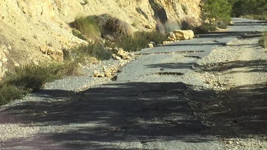 Ciudadanos denuncia el mal estado del camino de lo Chaparrales