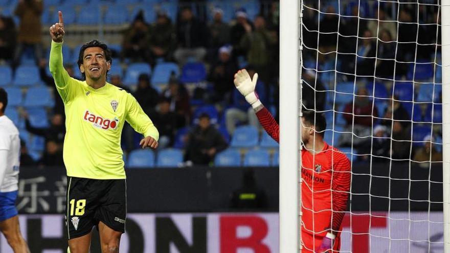 Pedro Rios celebra el cuarto gol del Córdoba