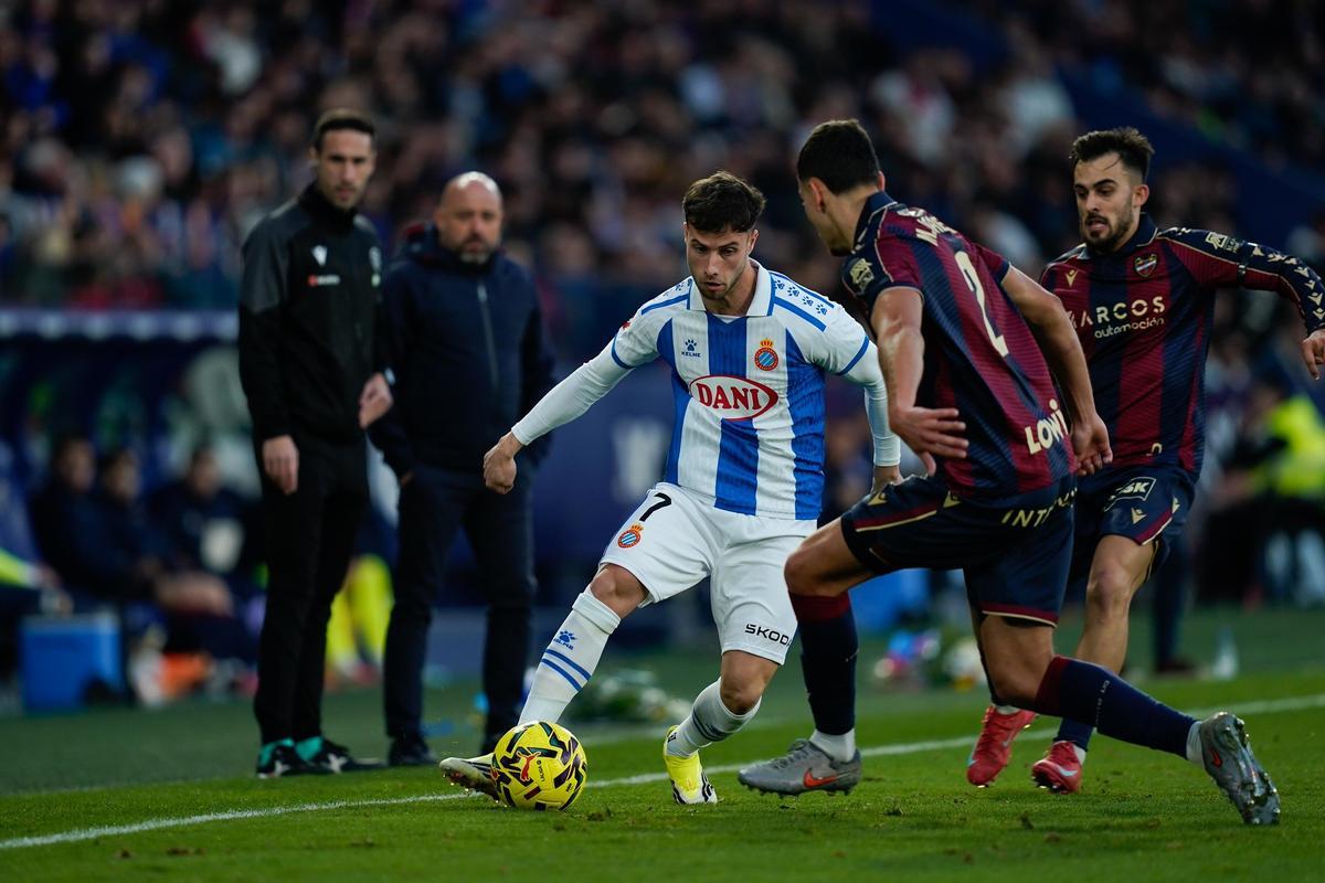 Puado durante el partido ante el Levante