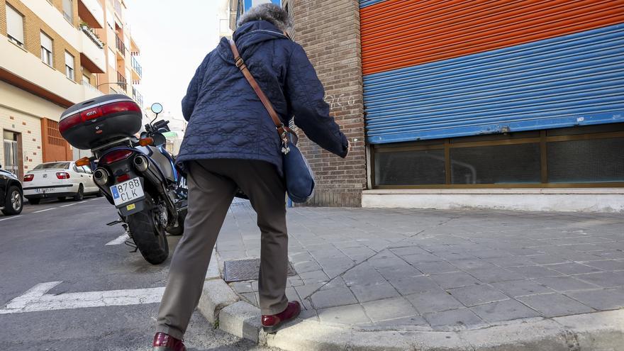 La Florida de Alicante, un barrio de mayores que no está preparado para ellos