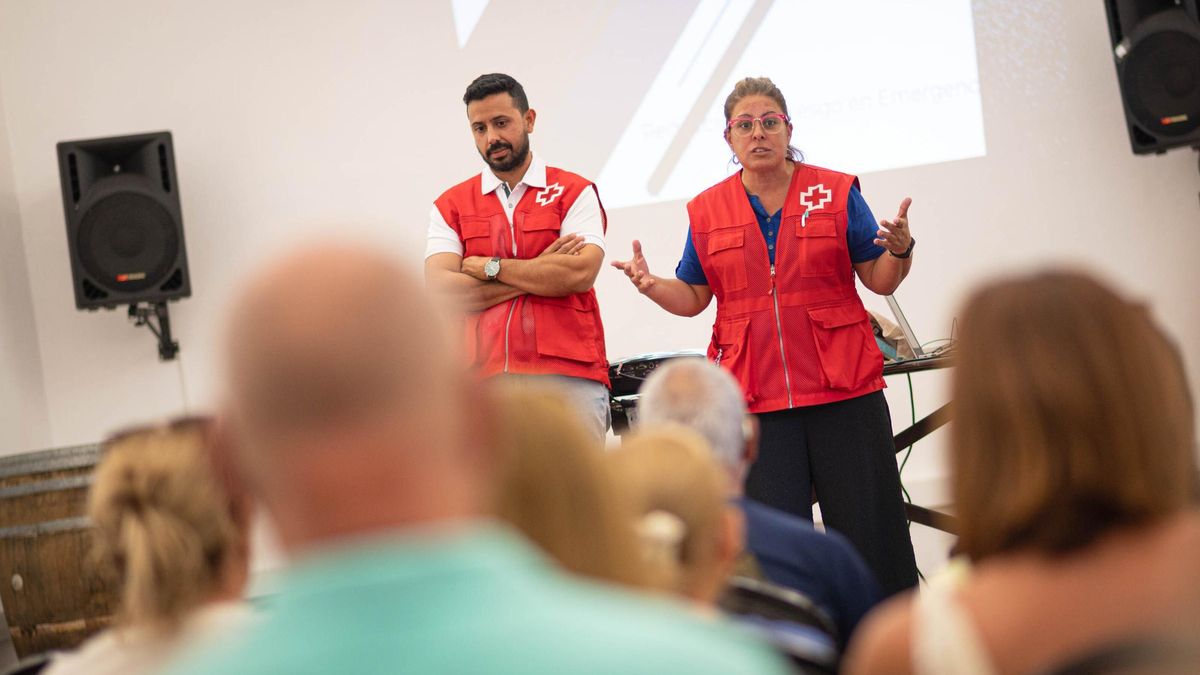 Residents of Garachico Prepare for Potential Volcanic Eruptions with Emergency Simulations