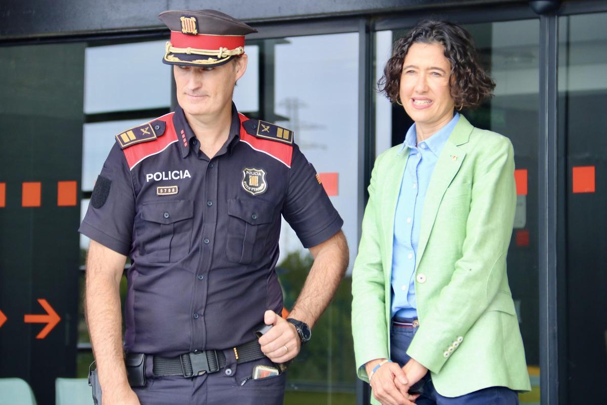 Illa y Parlon visitan la sede central de los Mossos en Sabadell