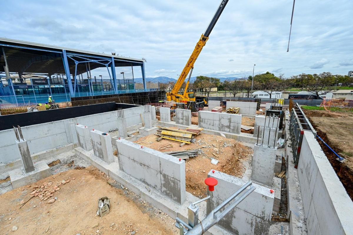 Las obras se centran en la construcción de los cimientos del futuro centro educativo.