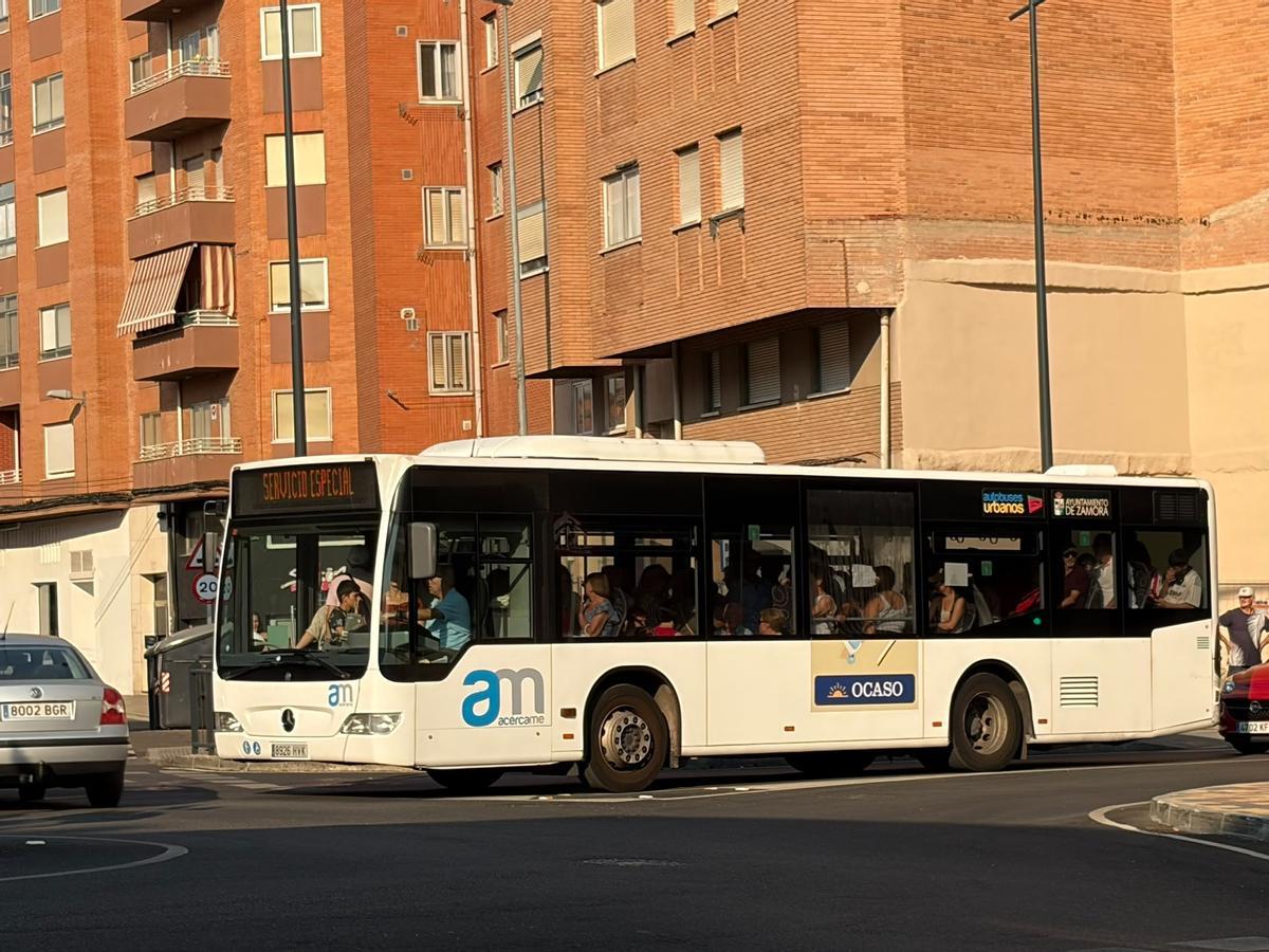 Autobús especial para ver el eclipse