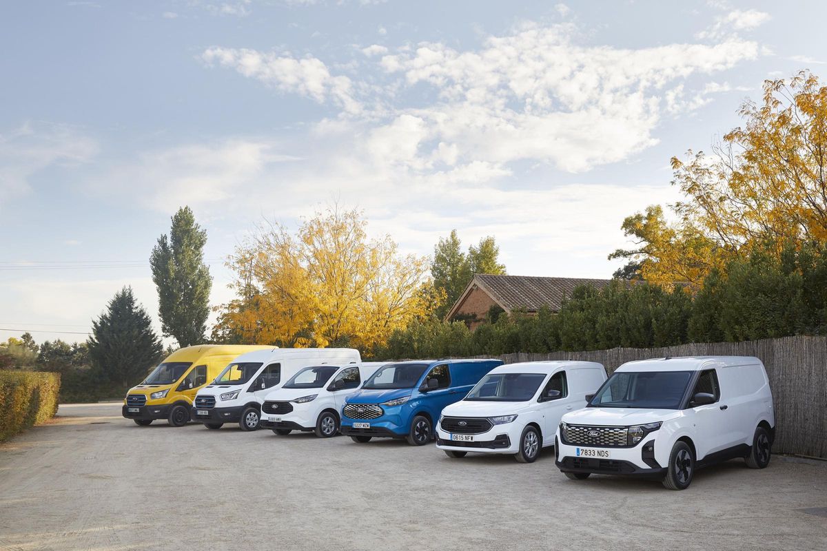 Ford Transit celebrates 60 years of innovation, leadership and uninterrupted service