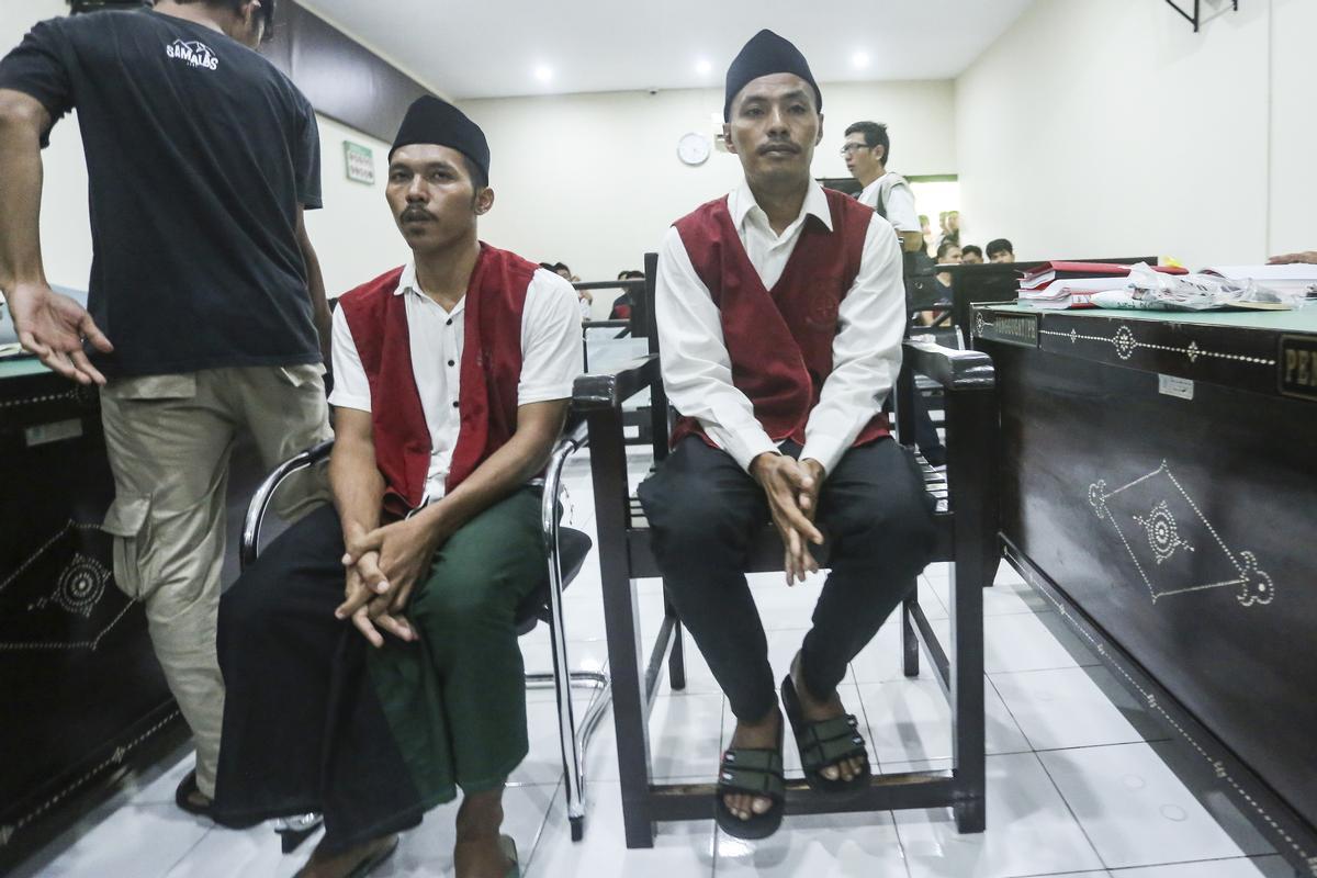 Los acusados del crimen de Matilde Muñoz durante el juicio en Lombok.