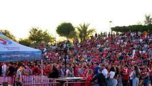 Pantalla gigante en 2024 para seguir el partido del Nàstic de Tarragona.