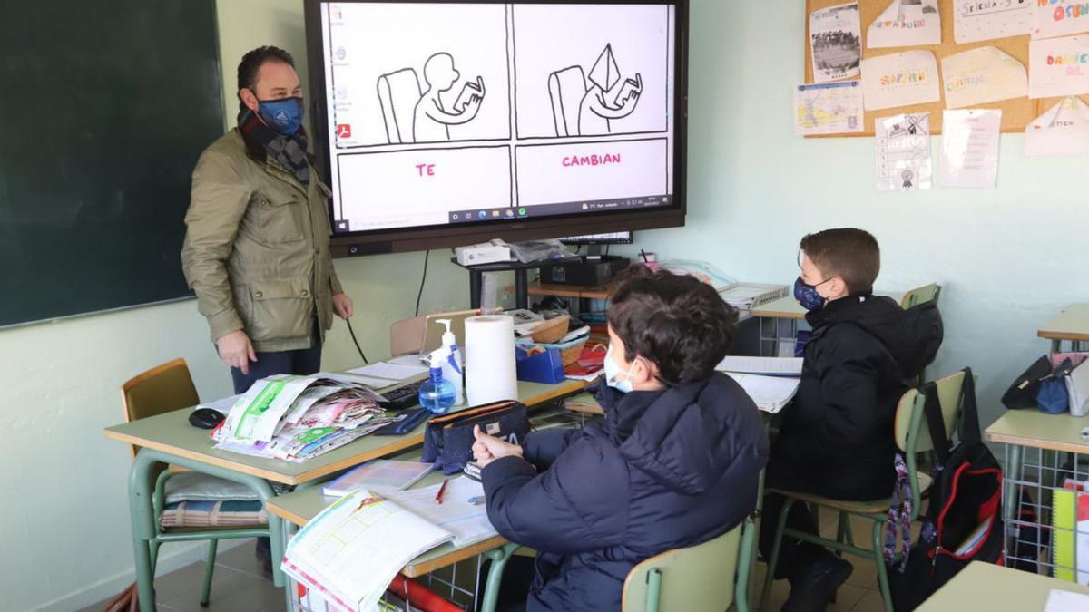 Juan Manuel Pérez Copé, en una clase en el colegio Córdoba.