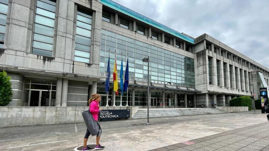 El Edificio Científico-Tecnológico del campus de Barredo, en el casco urbano de Mieres. | C. M. B.