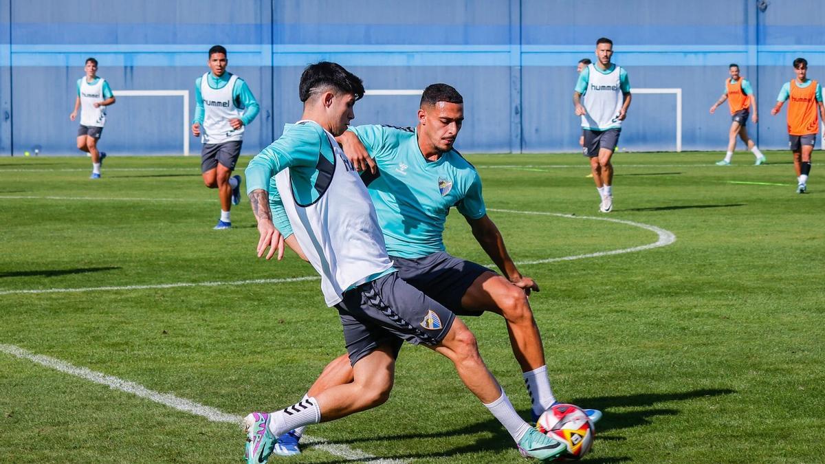 Entrenamiento del Málaga CF en el Anexo.